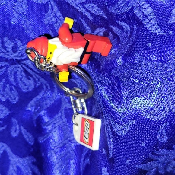 🎅 LEGO Santa Minifigure Keychain - Cute Stocking Stuffer!! 🎄🎁 - Picture 7 of 12